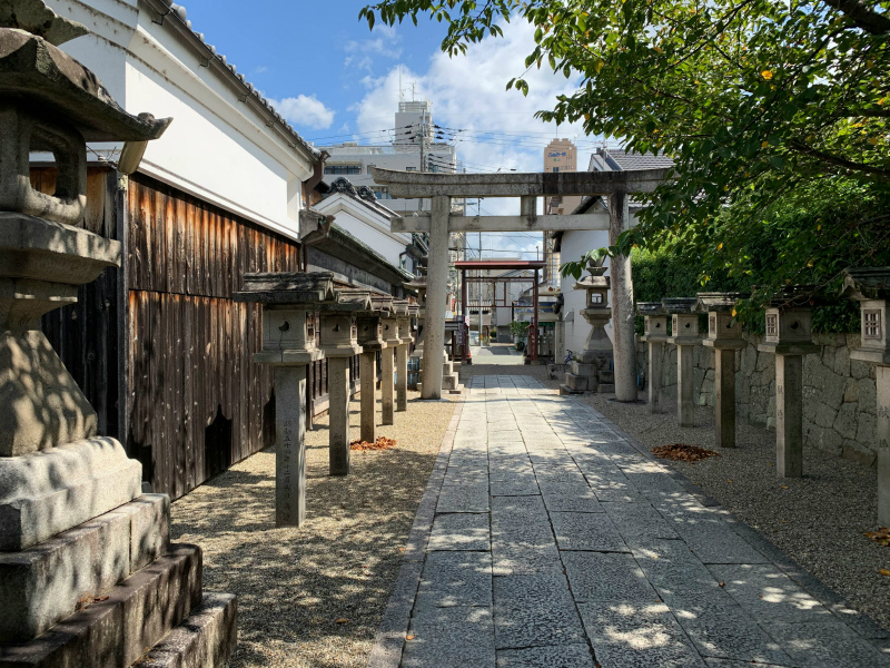 神社参拝後に落ち込む...感情の解放とカタルシス